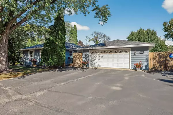 8549 Russell AVE S, Bloomington, MN 55431