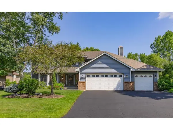 591 Autumn Oaks Ct, Eagan, MN 55123-1621