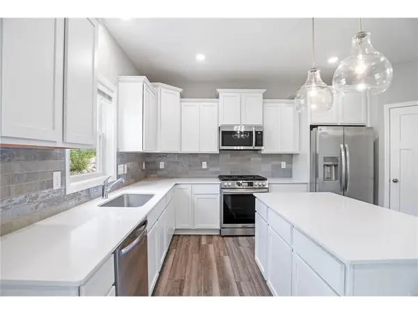 8907 Foust Ln, Rockford, MN 55373-7502
