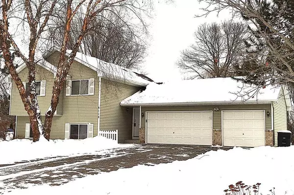 6110 262nd ST, Wyoming, MN 55092