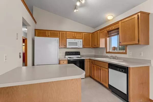 6110 262nd ST, Wyoming, MN 55092