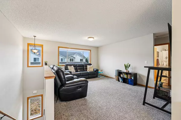 1305 Willow TRL, Farmington, MN 55024