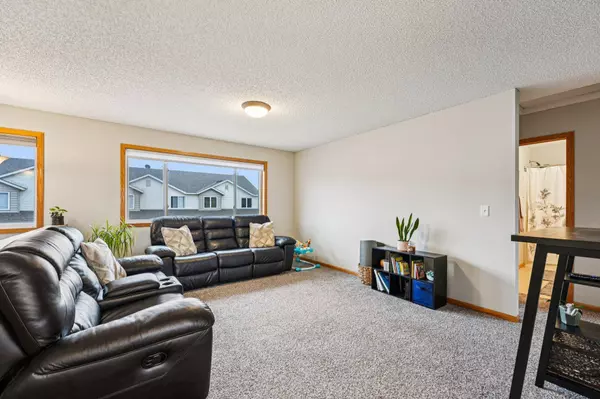 1305 Willow TRL, Farmington, MN 55024