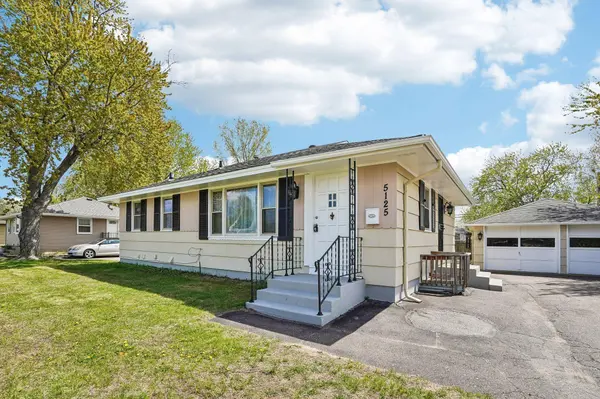 5125 Howe LN, Brooklyn Center, MN 55429
