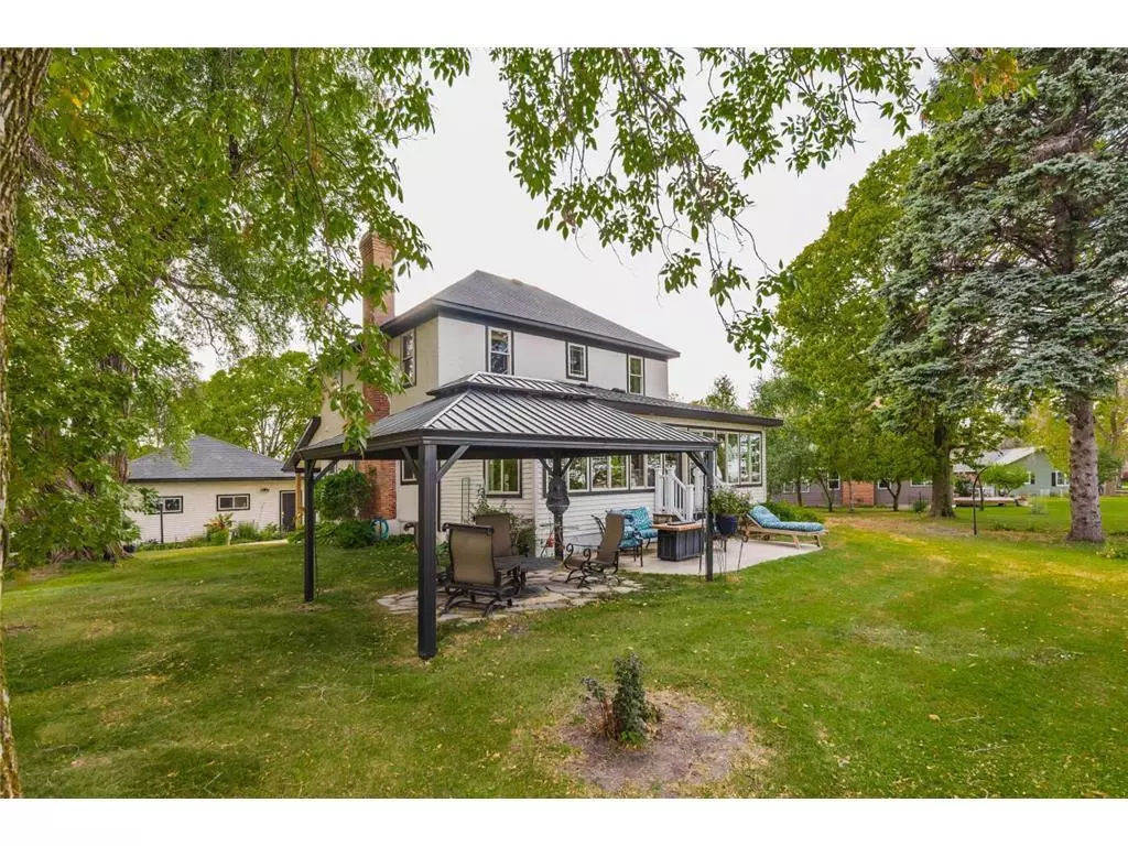 Battle Lake, MN 56515-4111,405 Summit St E