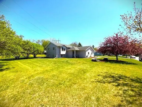 1230 Lenore WAY, Fergus Falls, MN 56537