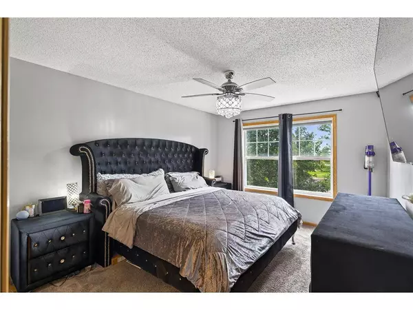 2553 11th Ave, Anoka, MN 55303-2080