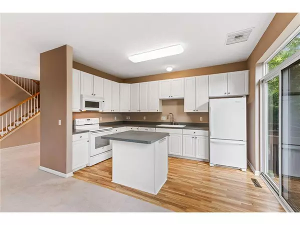 7850 Garland Ln N, Maple Grove, MN 55311-2523