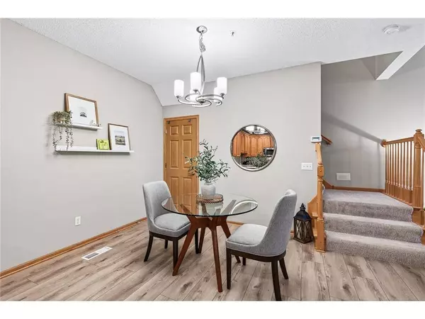 10098 Bridgehill Ter, Eden Prairie, MN 55347-3073