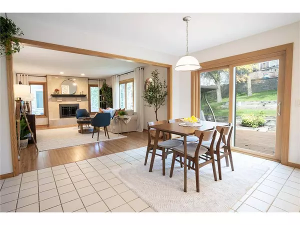 4130 Minnesota Ln N, Plymouth, MN 55446-2738