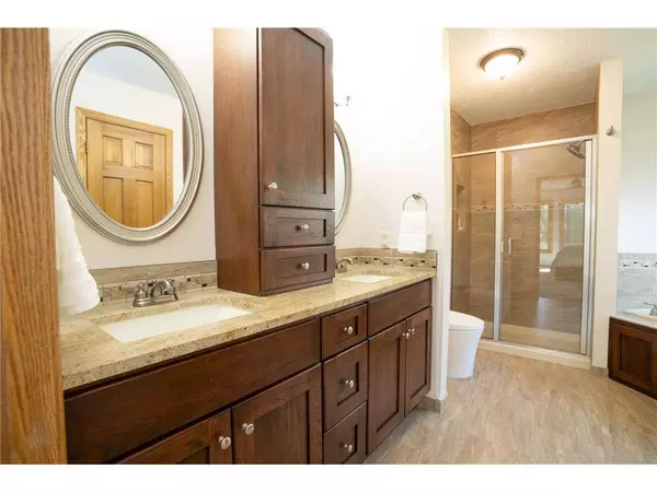 4130 Minnesota Ln N, Plymouth, MN 55446-2738