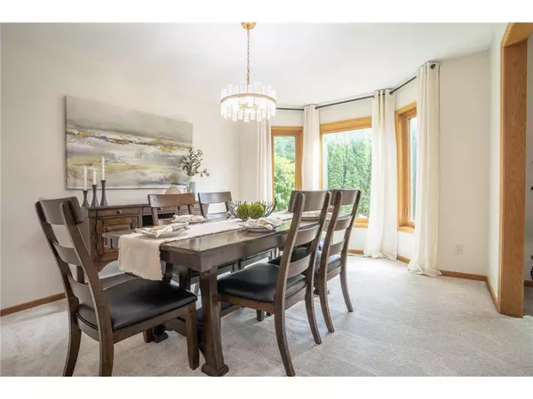 4130 Minnesota Ln N, Plymouth, MN 55446-2738