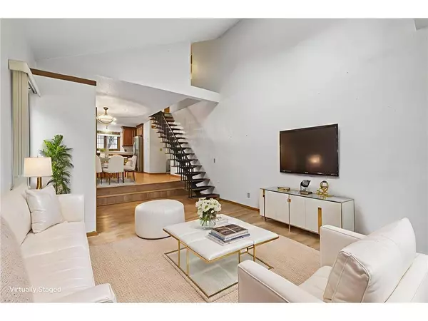 2023 Parkside Dr, St Paul, MN 55119-4673