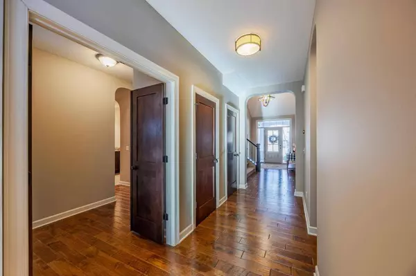 16899 E Lake Dr, Lakeville, MN 55044-6052