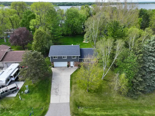 4208 Heritage LN NE, Alexandria, MN 56308