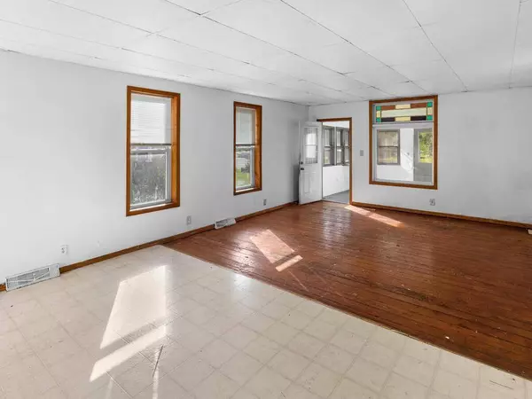 25 W 3rd ST, Rush City, MN 55069