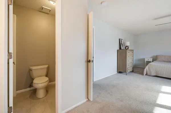 5413 Upper 147th St W, Apple Valley, MN 55124-6652