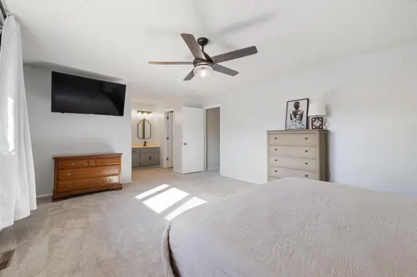 5413 Upper 147th St W, Apple Valley, MN 55124-6652