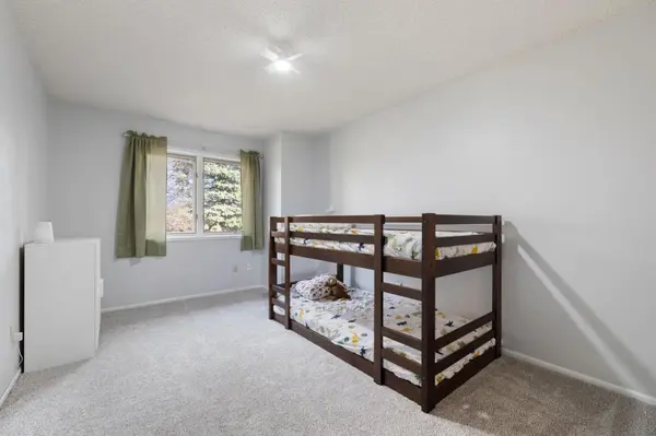 5413 Upper 147th St W, Apple Valley, MN 55124-6652