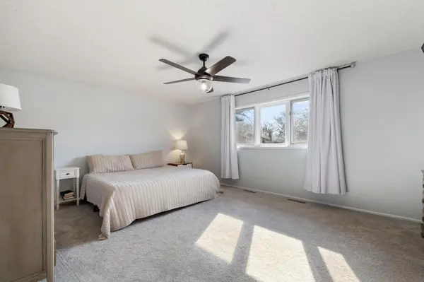 5413 Upper 147th St W, Apple Valley, MN 55124-6652