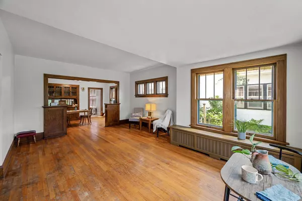 815 Thomas AVE, Saint Paul, MN 55104