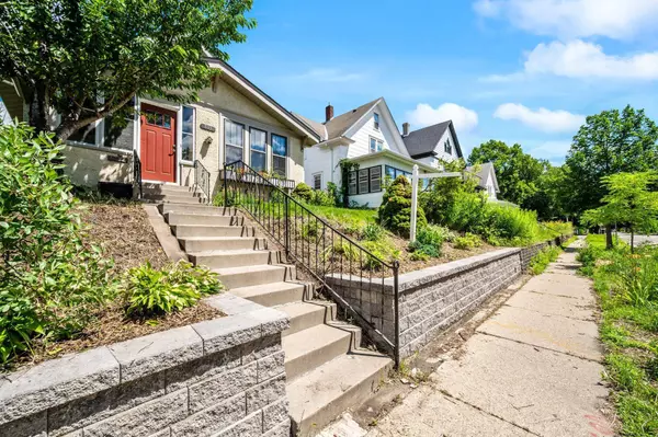 815 Thomas AVE, Saint Paul, MN 55104