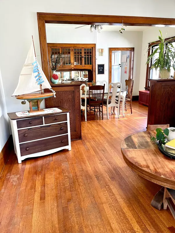 815 Thomas AVE, Saint Paul, MN 55104