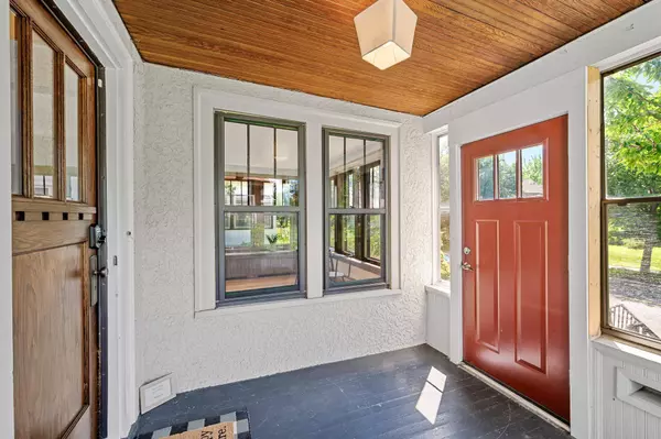 815 Thomas AVE, Saint Paul, MN 55104