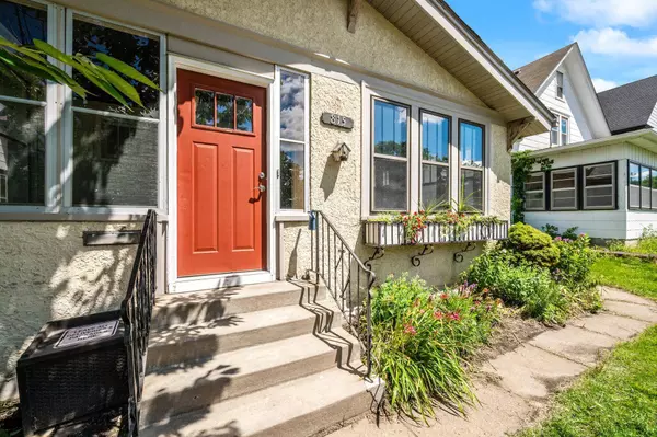 815 Thomas AVE, Saint Paul, MN 55104