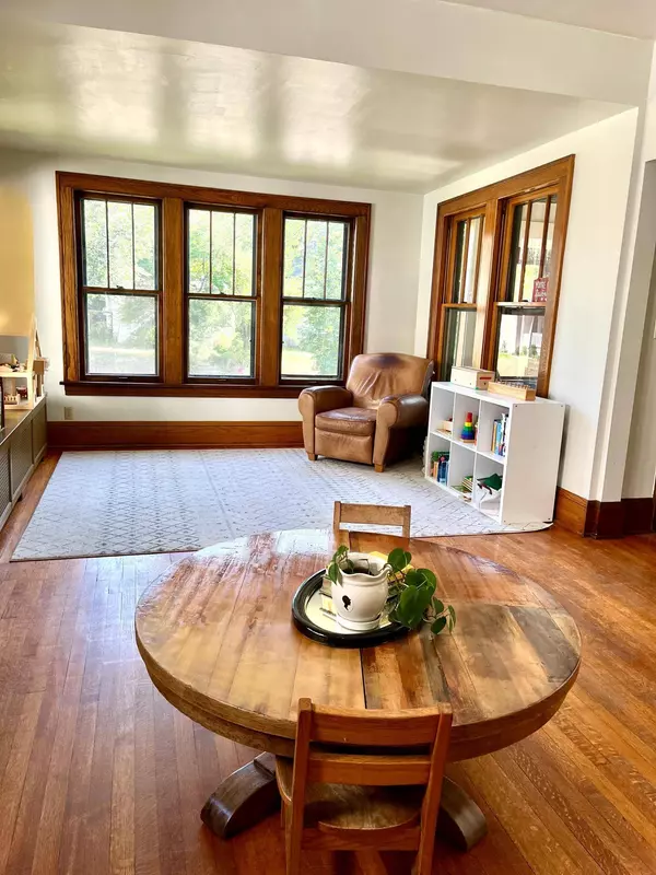 815 Thomas AVE, Saint Paul, MN 55104