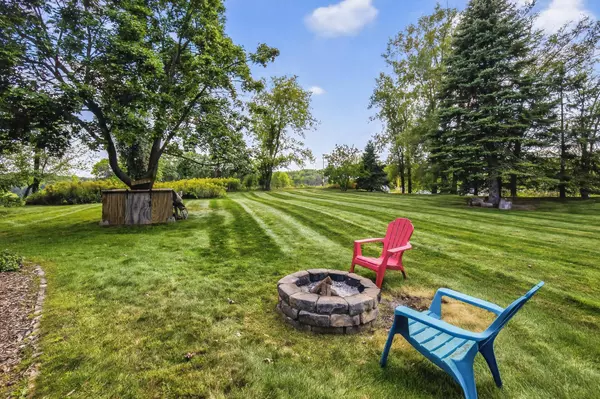 4593 Maple Leaf CIR, Eagan, MN 55123