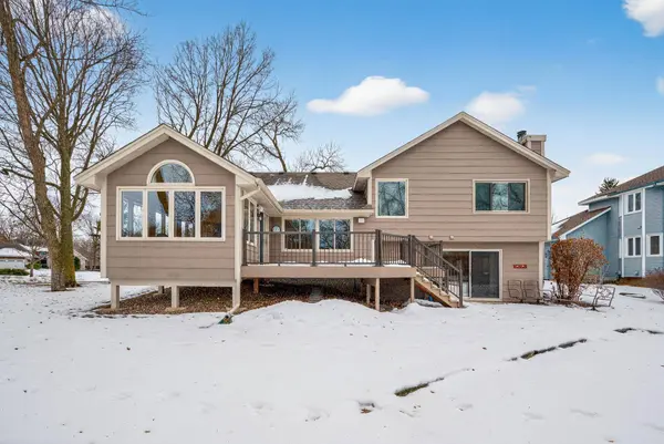 6397 Fawn LN, Circle Pines, MN 55014