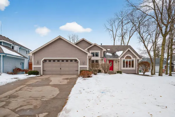 6397 Fawn LN, Circle Pines, MN 55014