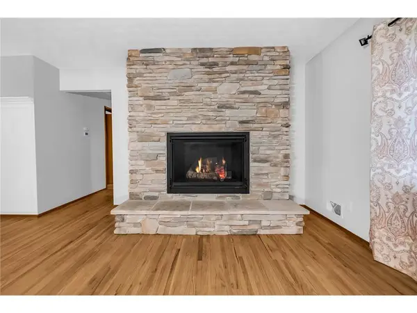 2013 Jade Ln, Eagan, MN 55122-2849