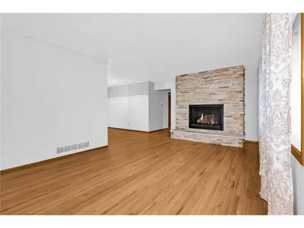 2013 Jade Ln, Eagan, MN 55122-2849