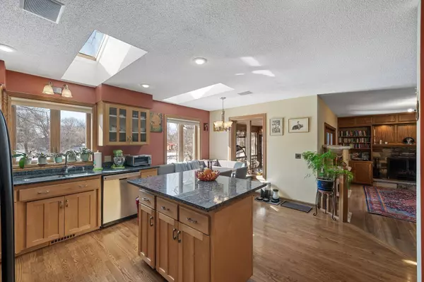 5310 Dominick DR, Minnetonka, MN 55343