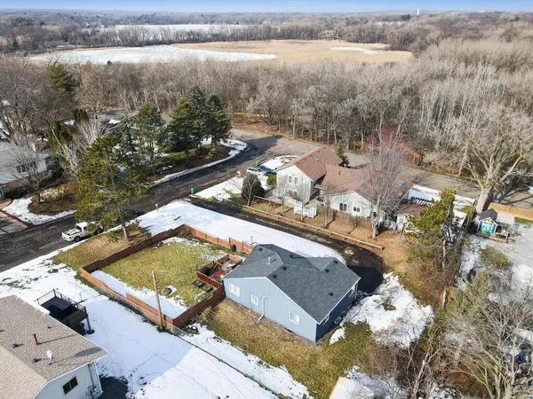 2864 Aglen ST, Roseville, MN 55113