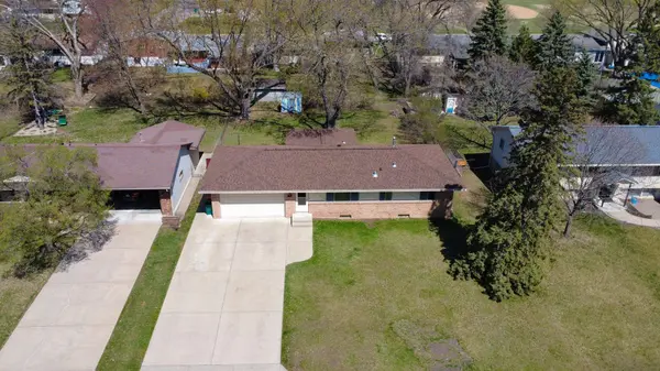 757 Ballantyne LN NE, Minneapolis, MN 55432