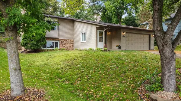 5535 Quinwood Ln N, Plymouth, MN 55442-1709