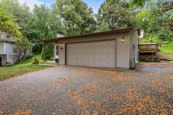 5535 Quinwood Ln N, Plymouth, MN 55442-1709