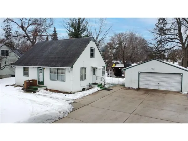 276 Bridge St, Shoreview, MN 55126-2150