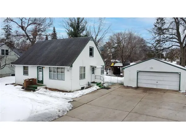 276 Bridge St, Shoreview, MN 55126-2150