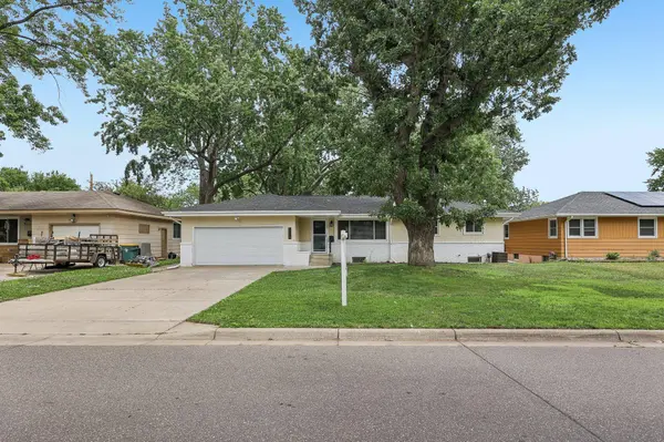5518 Regent AVE N, Minneapolis, MN 55429