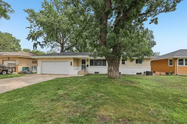 5518 Regent AVE N, Minneapolis, MN 55429