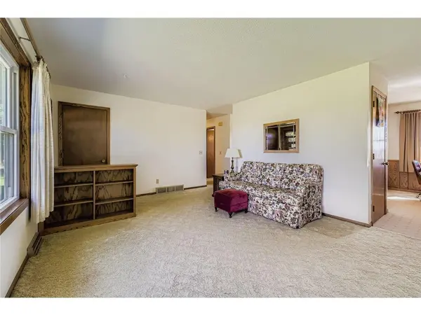 460 County Road 5 NW, Isanti, MN 55040-8009