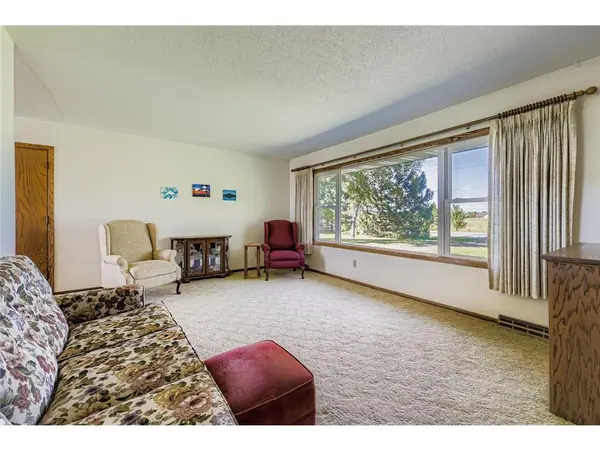 460 County Road 5 NW, Isanti, MN 55040-8009