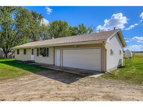 460 County Road 5 NW, Isanti, MN 55040-8009