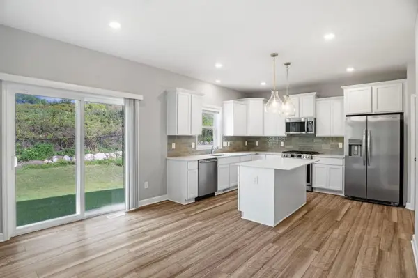 8907 Foust Ln, Rockford, MN 55373-7502