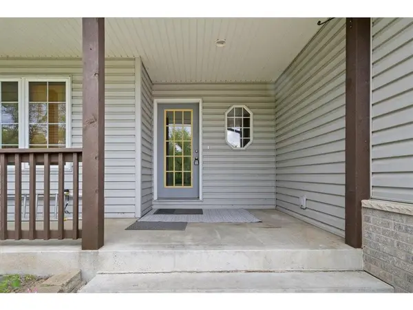 25809 Virgo St NE, Stacy, MN 55079-6138