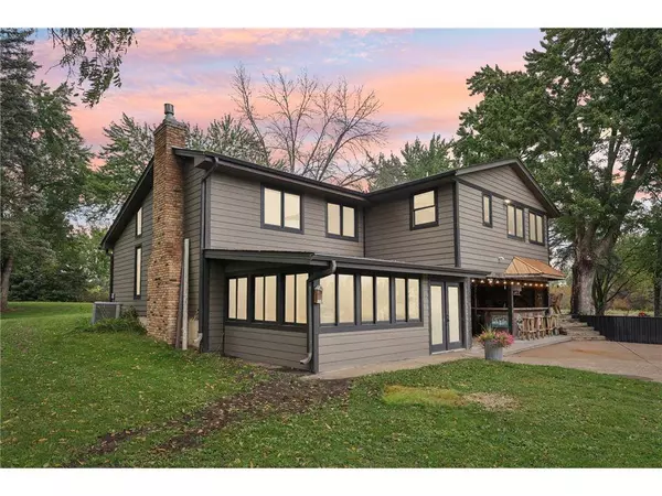 15611 Lexington Ave NE, Andover, MN 55304-5916